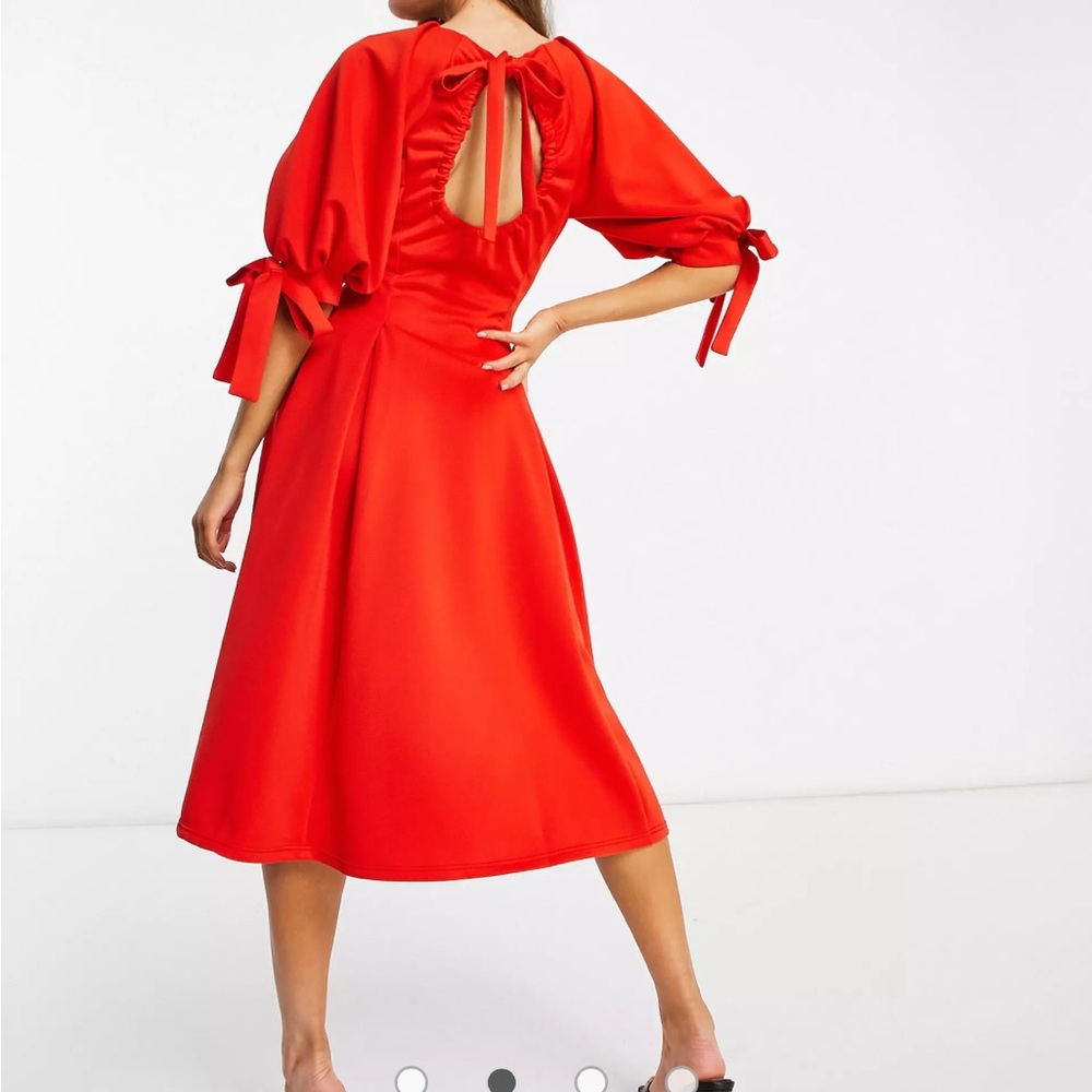 Elegant Red Midi Dress - Picture 2 of 12